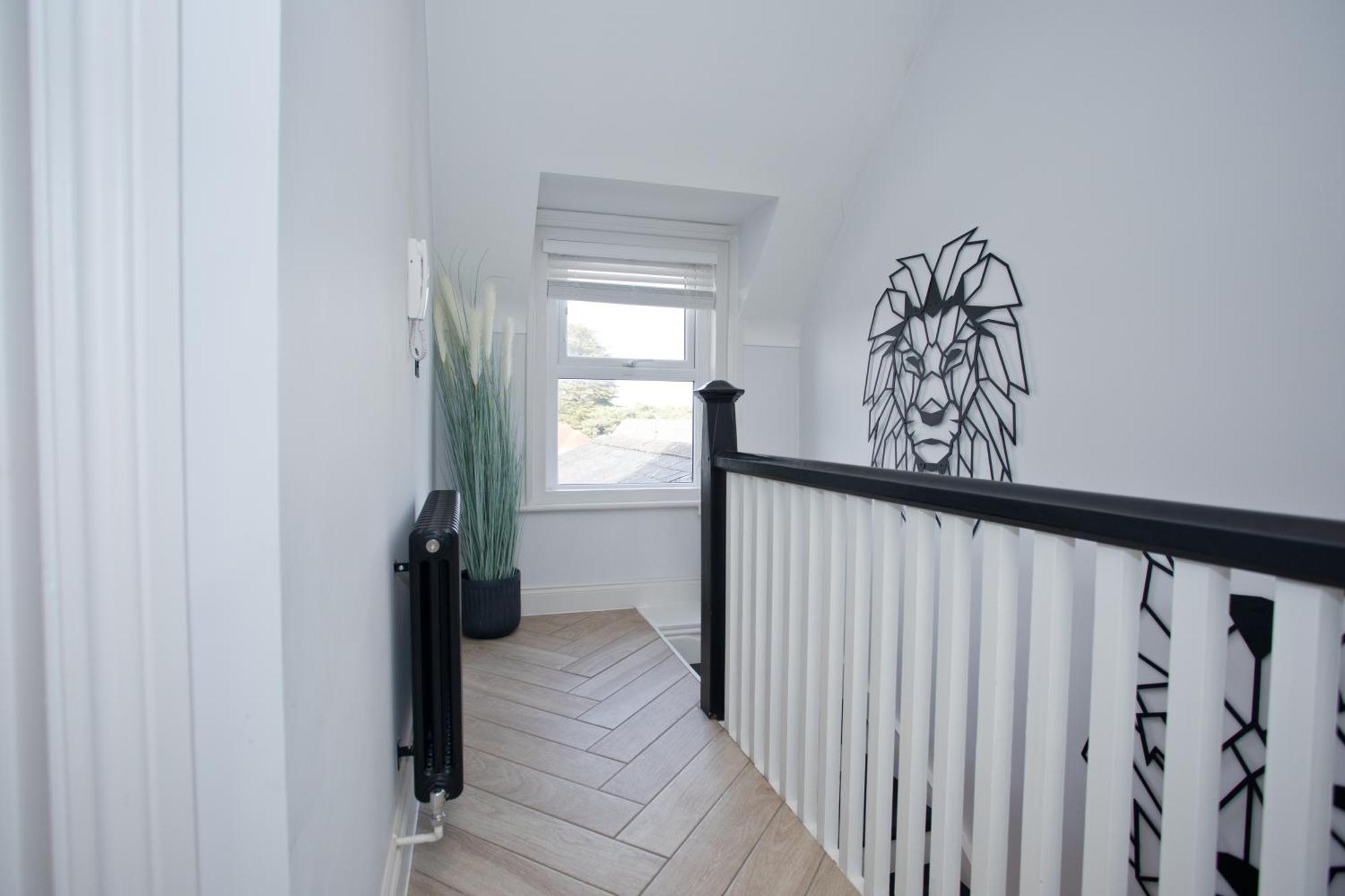 Ultra Stylish Apt Set In An Affluent Location Poole Eksteriør bilde