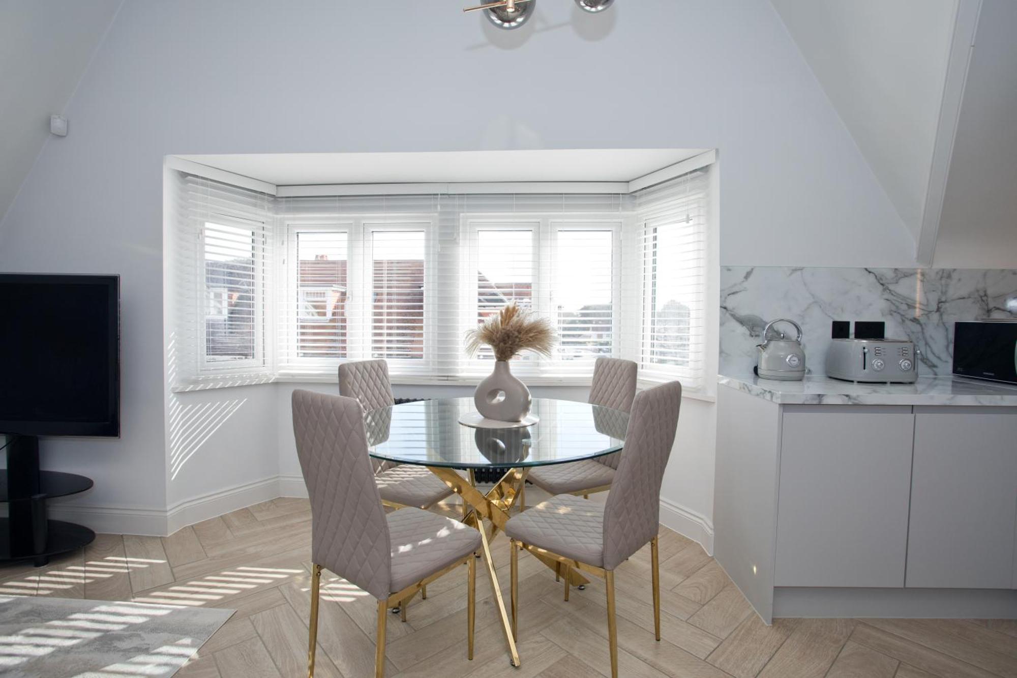 Ultra Stylish Apt Set In An Affluent Location Poole Eksteriør bilde