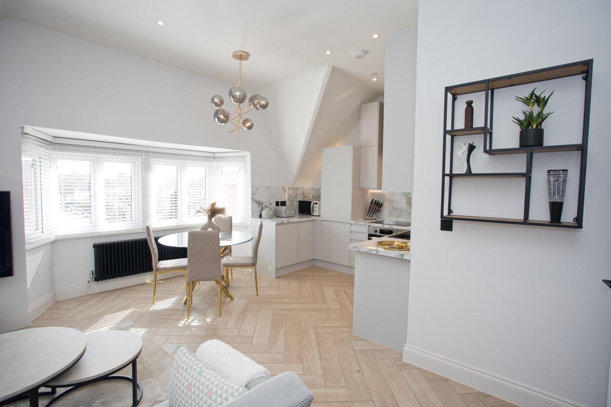 Ultra Stylish Apt Set In An Affluent Location Poole Eksteriør bilde