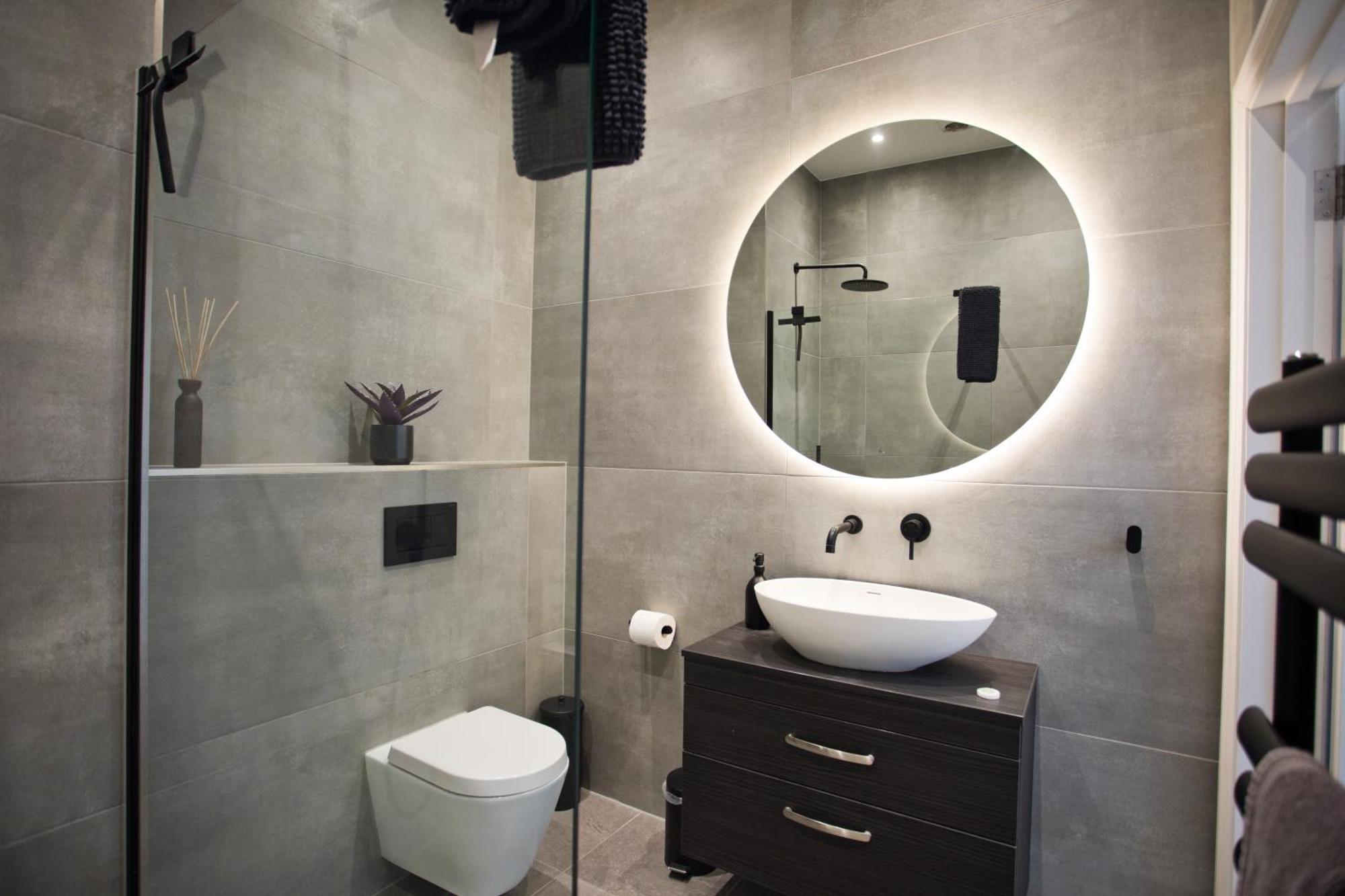 Ultra Stylish Apt Set In An Affluent Location Poole Eksteriør bilde