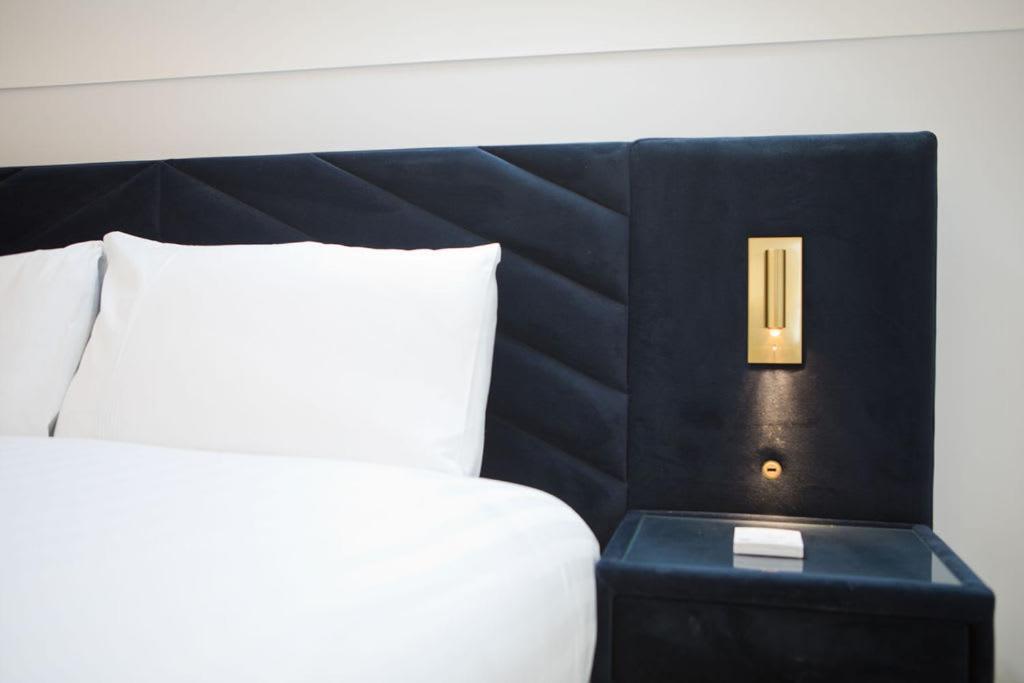 Ultra Stylish Apt Set In An Affluent Location Poole Eksteriør bilde