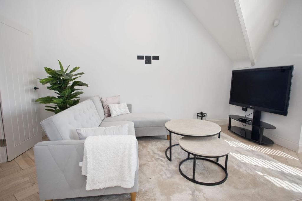 Ultra Stylish Apt Set In An Affluent Location Poole Eksteriør bilde