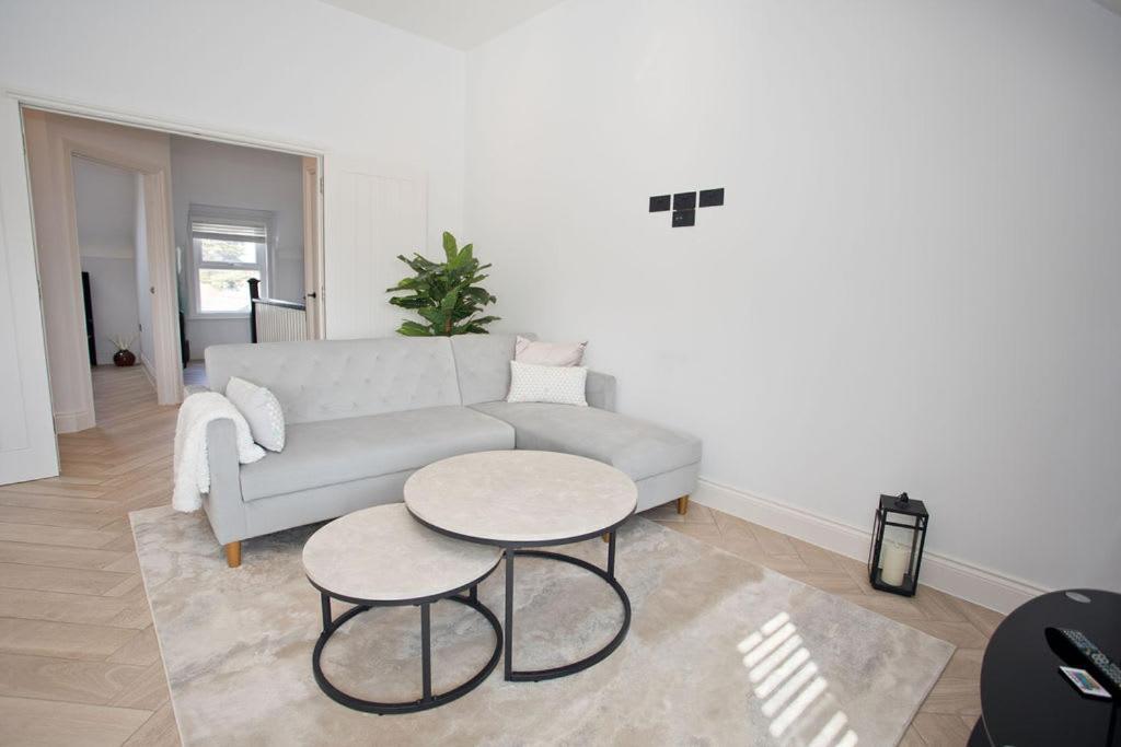 Ultra Stylish Apt Set In An Affluent Location Poole Eksteriør bilde
